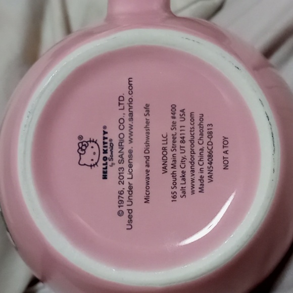 2013 Holiday Hello Kitty Pink Mug - Picture 4 of 4